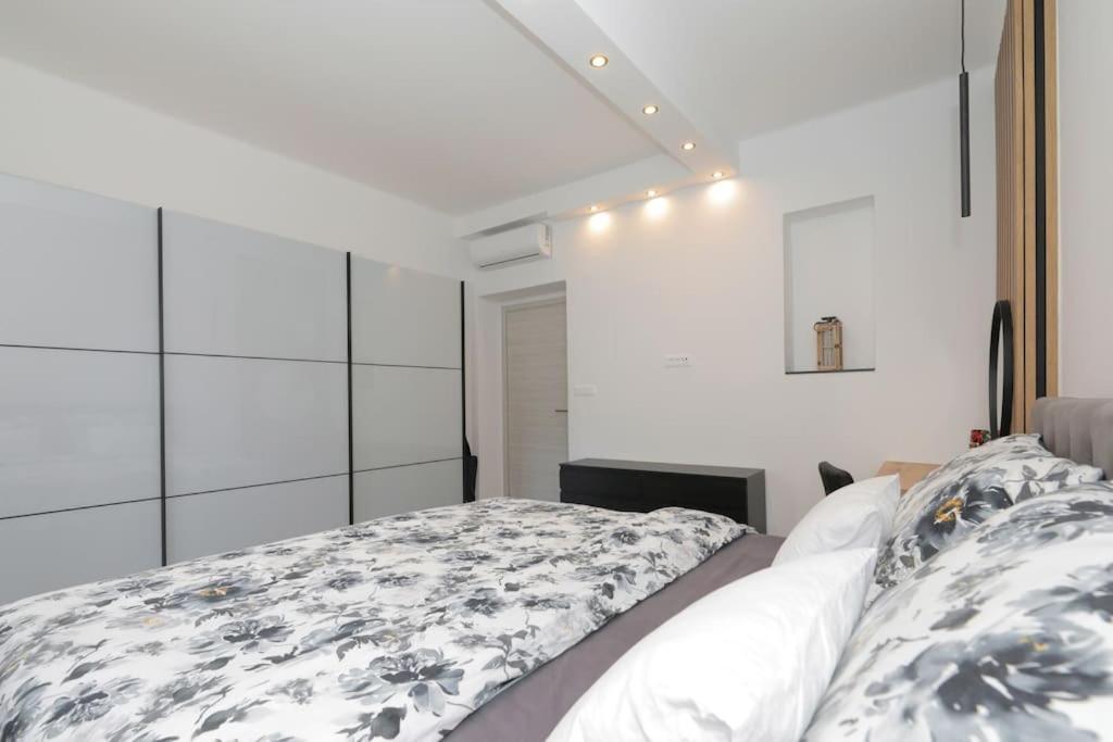 Tata Apartment Сплит Экстерьер фото